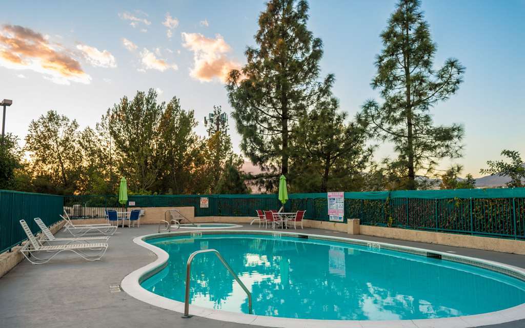San Bernardino Inn & Suites Удобства фото