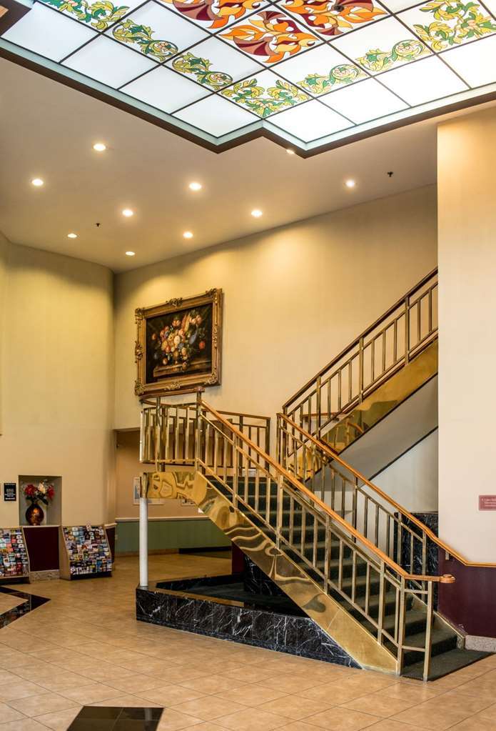 San Bernardino Inn & Suites Интерьер фото